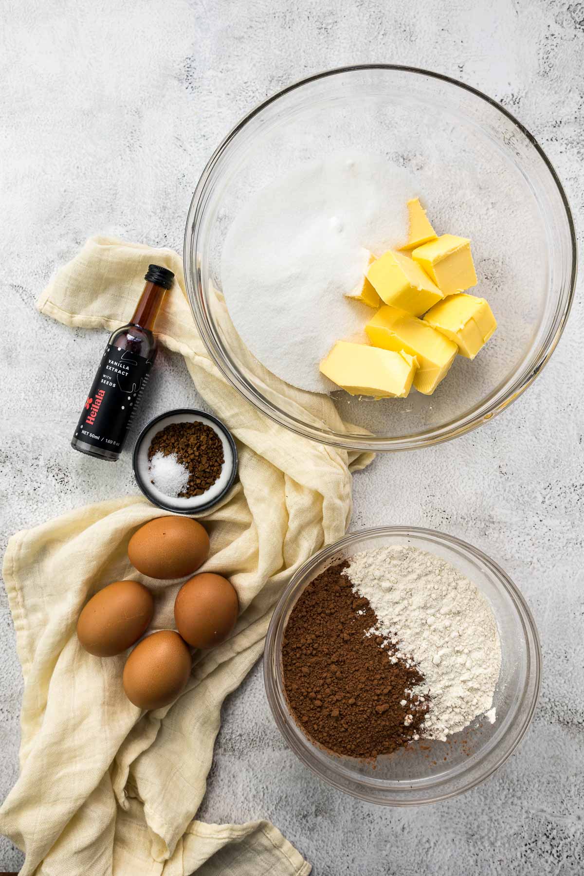Cocoa chocolate brownie ingredients.